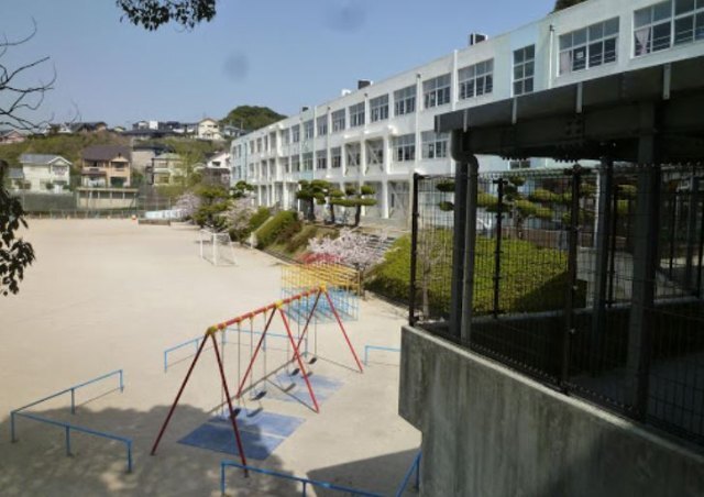 小学校　佐世保市立木風小学校（小学校）まで942m