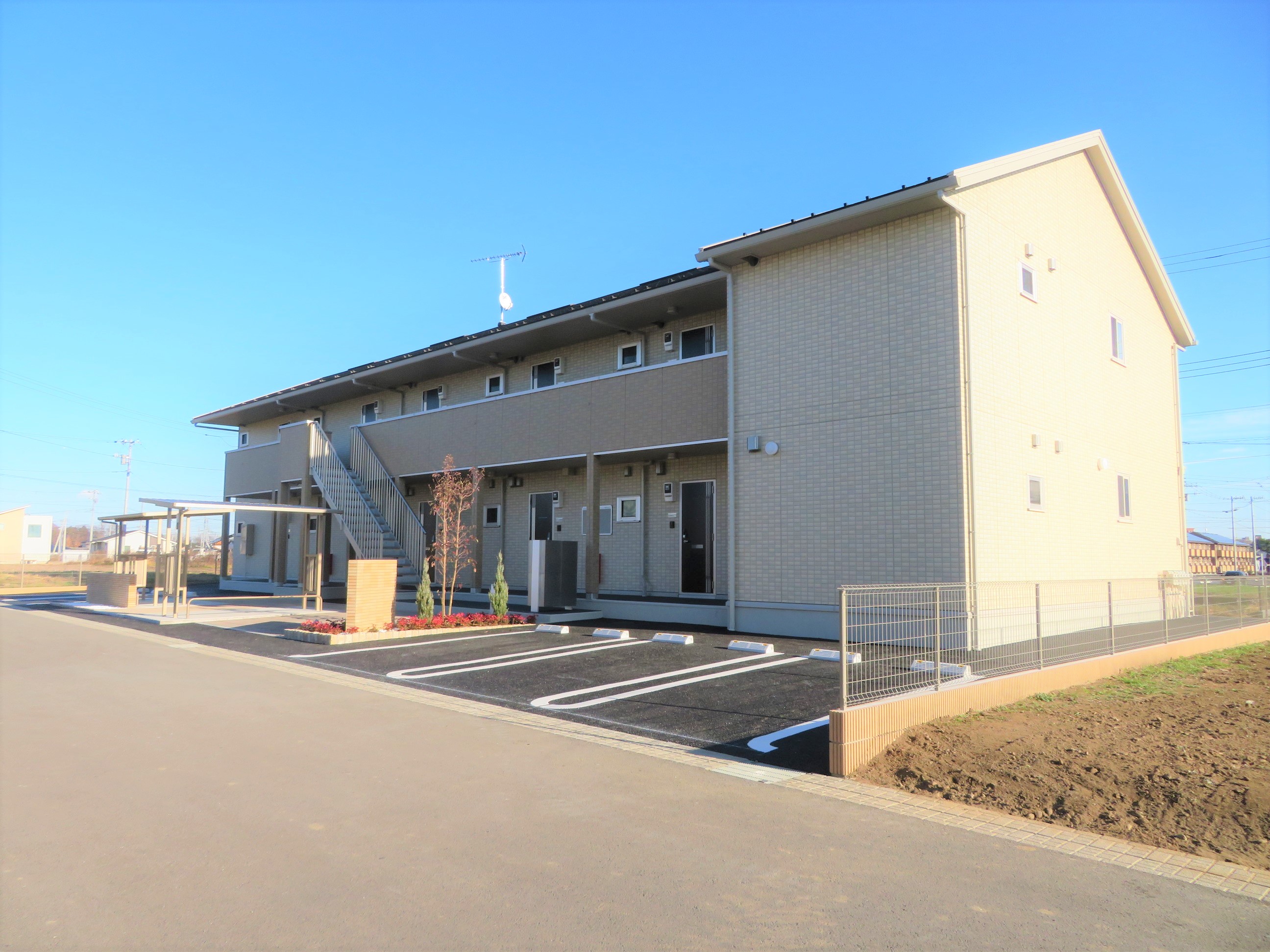 建物外観　築浅D-room！インターネット無料です！お早めに。