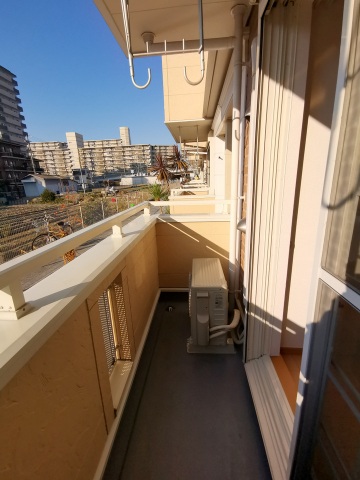 バルコニー　日当りの良いバルコニー