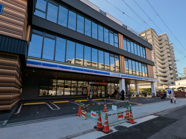 コンビニ　ローソン瓜破東二丁目店（コンビニ）まで182m