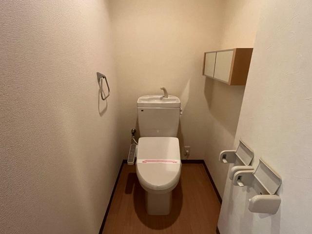トイレ　シャワー付きトイレ