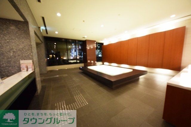 エントランス　エントランス