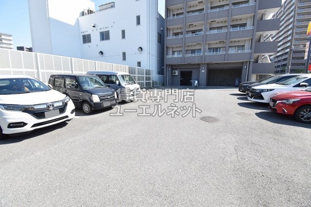 駐車場　敷地内駐車場
