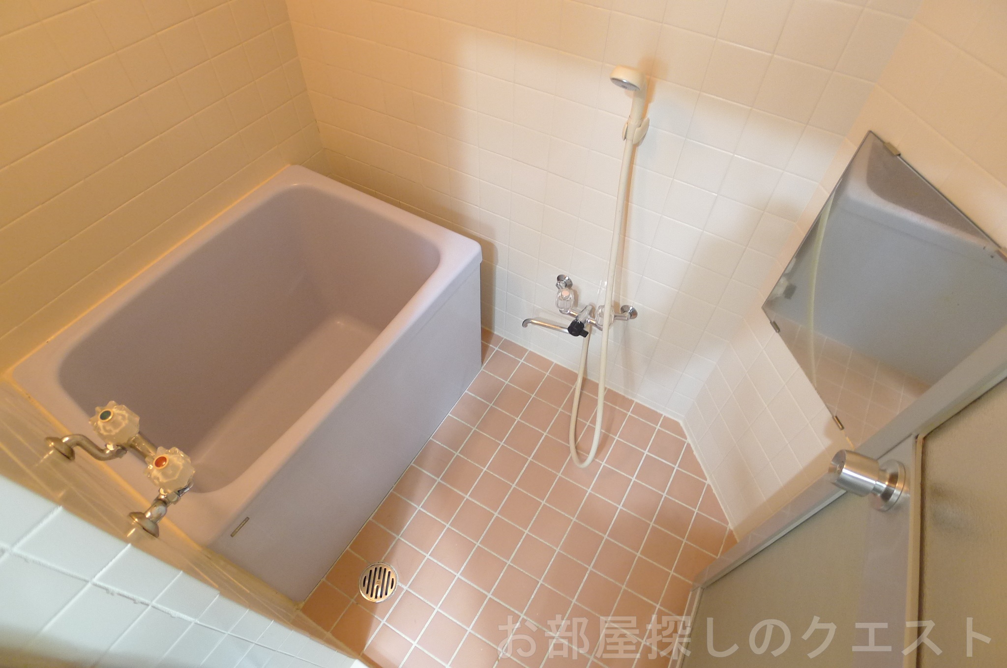 バス・シャワールーム　（写真は同タイプ）