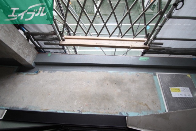 バルコニー　建築中