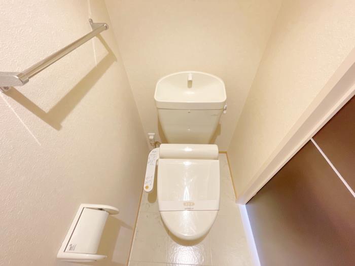 トイレ　※別部屋の写真。現状優先。