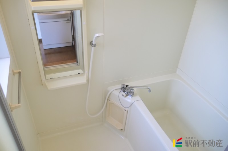 バス・シャワールーム　別部屋の写真です。