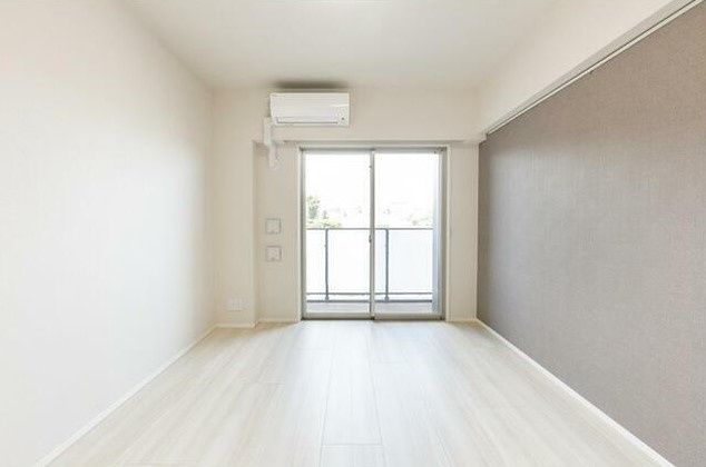 居室・リビング　別号室参考写真です