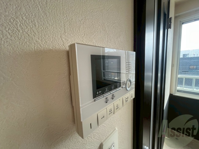セキュリティ　ＴＶモニター付インターホンです。来客者の顔が見えるので安心！
