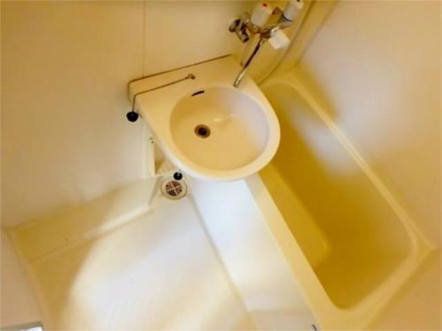 バス・シャワールーム　もちろんバス、トイレ別タイプ