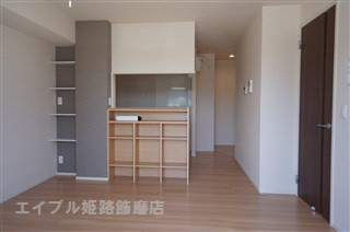 居室・リビング　写真は反転のお部屋です