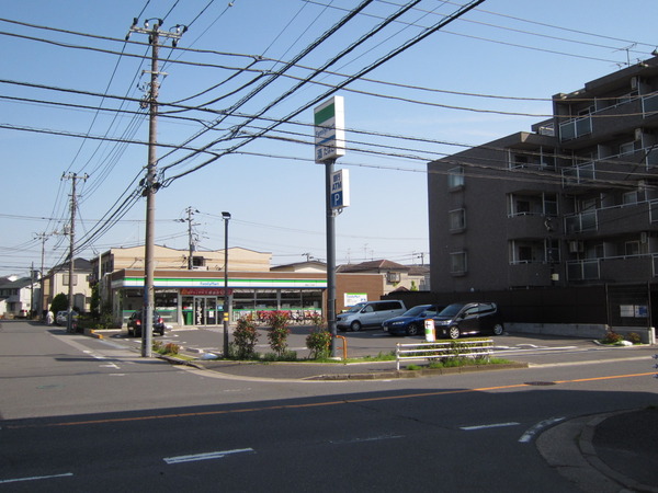 コンビニ　ファミリーマート南流山二丁目店（コンビニ）まで308m