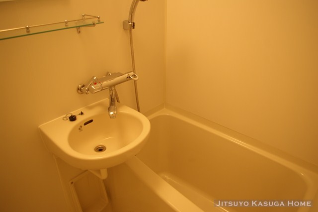 バス・シャワールーム　※別部屋の写真です。