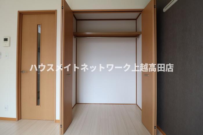 収納　クローゼット（参考同型108号室室内写真）