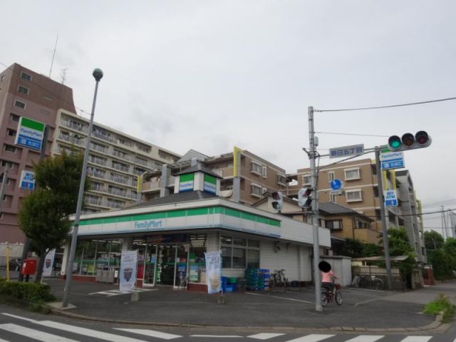 コンビニ　ファミリーマート川口朝日店（コンビニ）まで437m