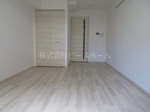 居室・リビング　別号室参考写真