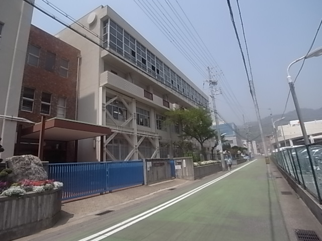 小学校　神戸市立本山南小学校（小学校）まで338m