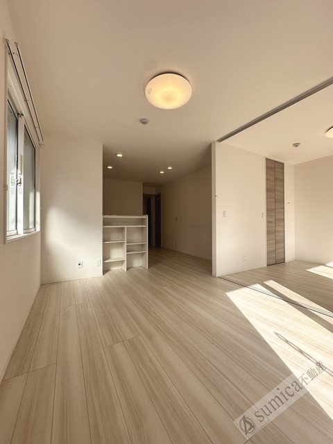 居室・リビング　風通しのいいお部屋です♪