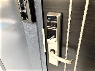 玄関　電子キー