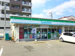 コンビニ　ファミリーマート 下大利一丁目店（コンビニ）まで2324m