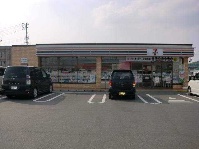 コンビニ　セブンイレブン新倉敷駅前３丁目店（コンビニ）まで519m