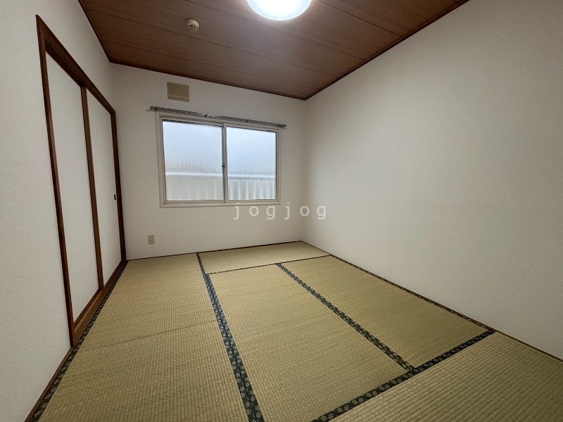 その他部屋・スペース　和室６帖と広いお部屋になっております。