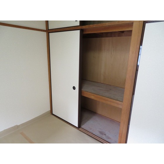 収納　押入れ