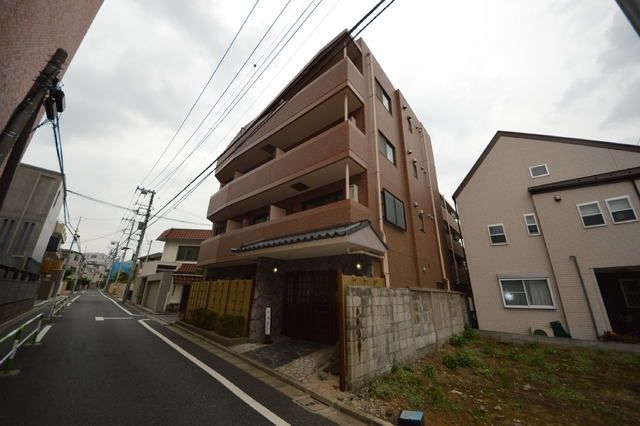建物外観　都営三田線「千石」駅徒歩７分
