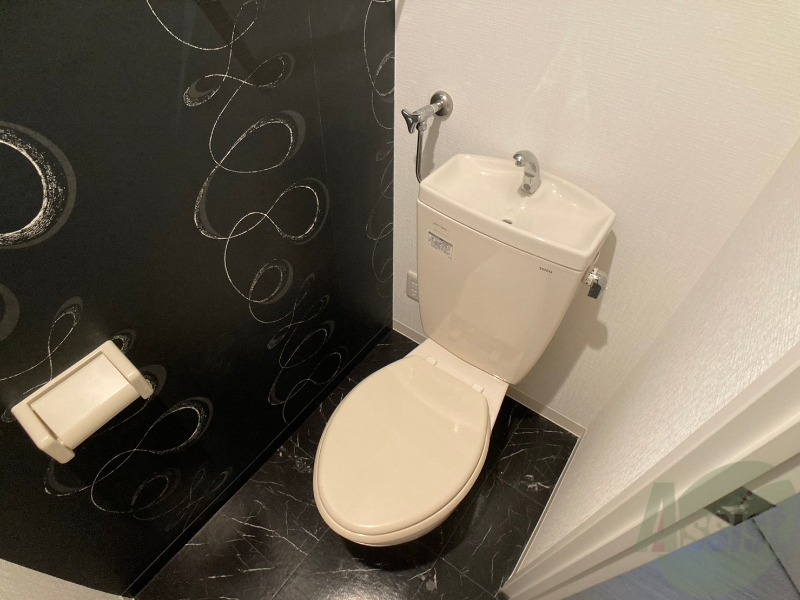 トイレ　こちらはトイレです。清潔感があり、安心して使用できます。