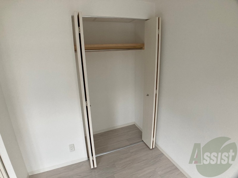 収納　寝室の収納です。部屋がすっきり片付きます。
