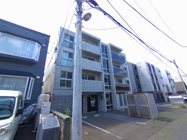 建物外観　札幌市北区北３８条西「ｐ’ｅｒｏｕｇｅｓ　ＡＳＡＢＵ」