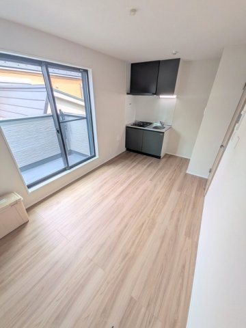 居室・リビング　開放感のあるゆったりとしたお部屋です♪