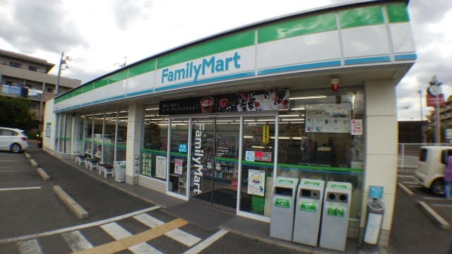 コンビニ　ファミリーマート佐井寺南が丘店（コンビニ）まで415m