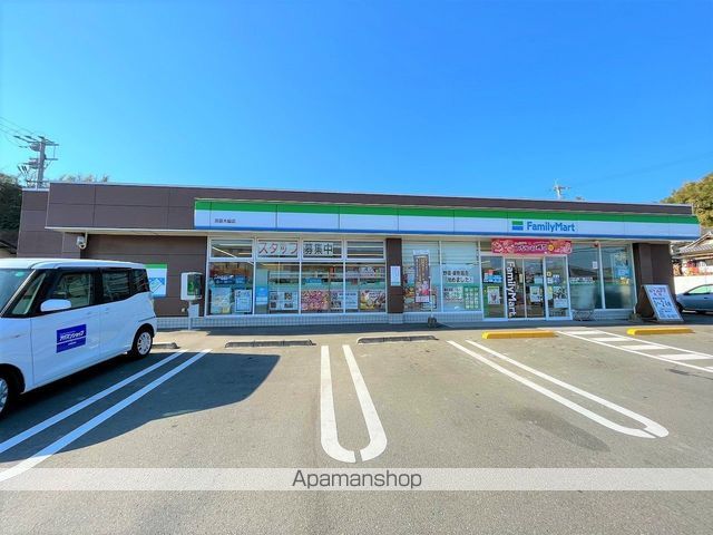コンビニ　ファミリーマート（コンビニ）まで606m