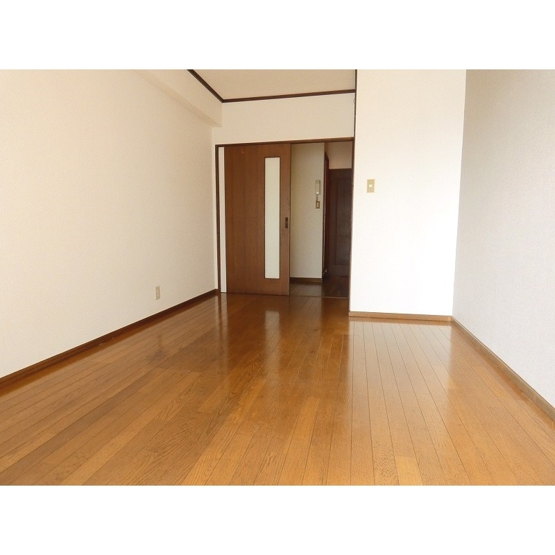 居室・リビング　交通＆買い物に便利な立地