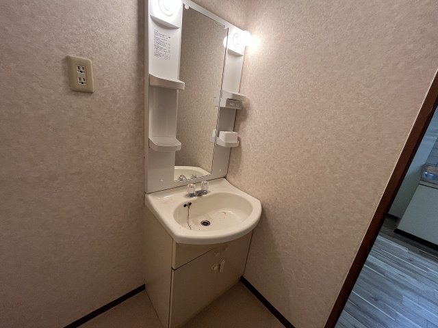 洗面設備　忙しい朝には欠かせない洗面所です