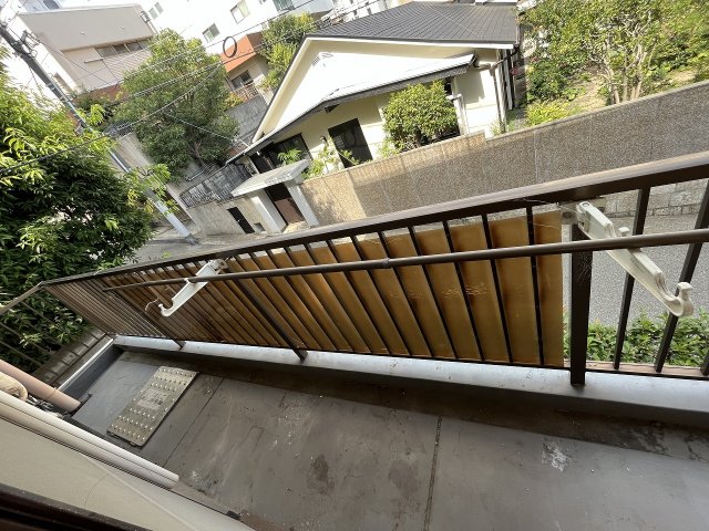バルコニー　お洗濯にも便利なバルコニー付き