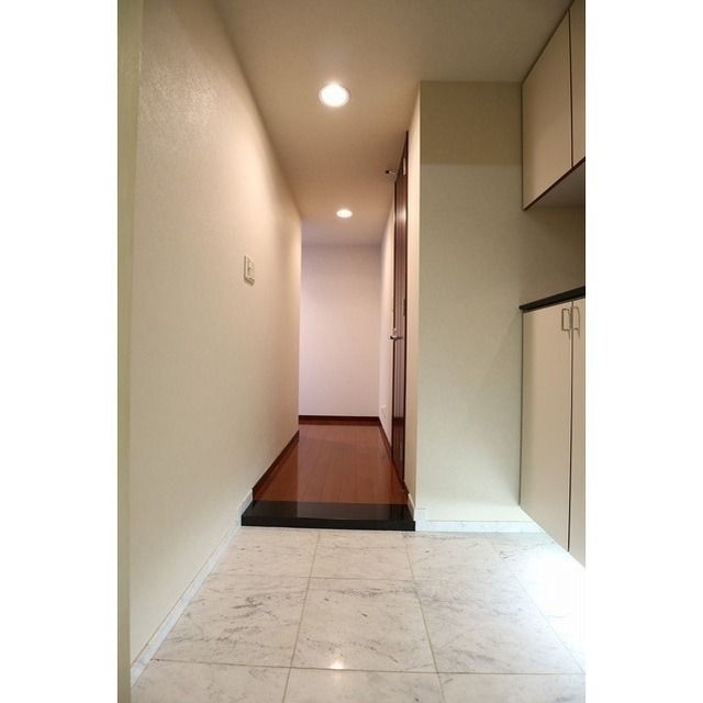 玄関　収納もある玄関です