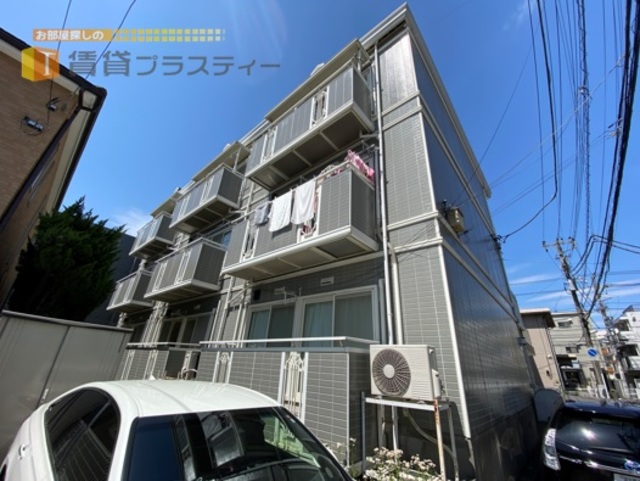 建物外観　至近に２４時間スーパーがあります。