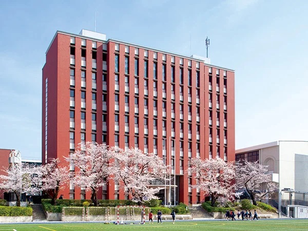 中学校　中央大学附属中学校（中学校）まで830m