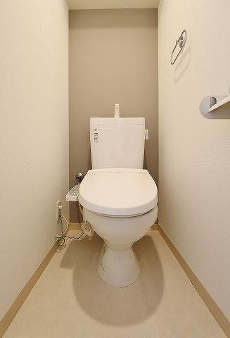 西鉄天神大牟田線 雑餉隈駅 徒歩12分 2階建 築12年のトイレ写真