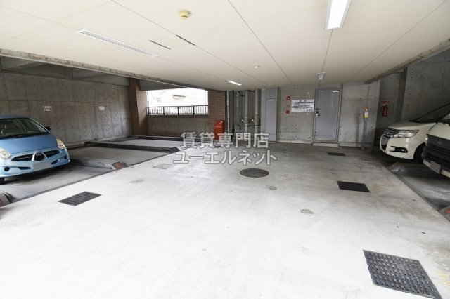 駐車場　敷地内駐車場