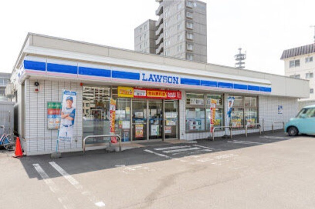 コンビニ　ローソン札幌月寒中央十一丁目店（コンビニ）まで113m