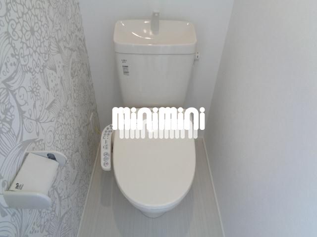 トイレ　トイレには快適温水洗浄便座つき