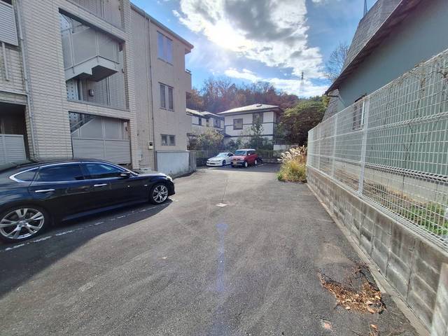 駐車場　敷地内駐車場