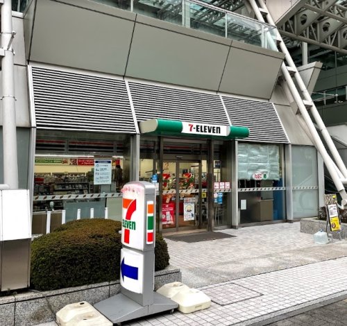 コンビニ　デイリーヤマザキ ブリリアマーレ有明店（コンビニ）まで630m