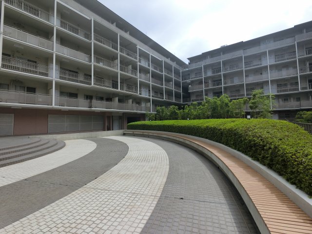 ＪＲ京葉線 海浜幕張駅 徒歩11分 6階建 築32年の外観写真
