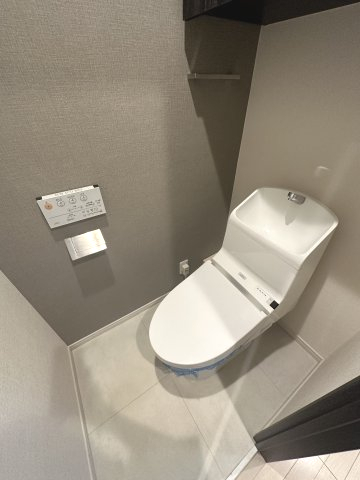 ＪＲ京葉線 海浜幕張駅 徒歩11分 6階建 築32年のトイレ写真