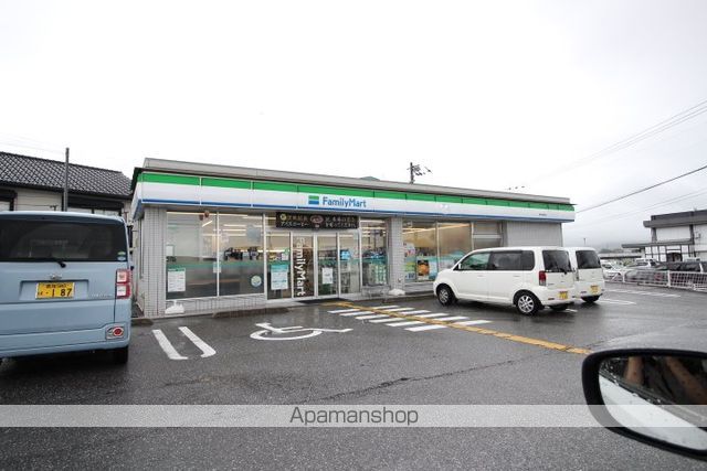 コンビニ　ファミリーマート野市東野店（コンビニ）まで588m