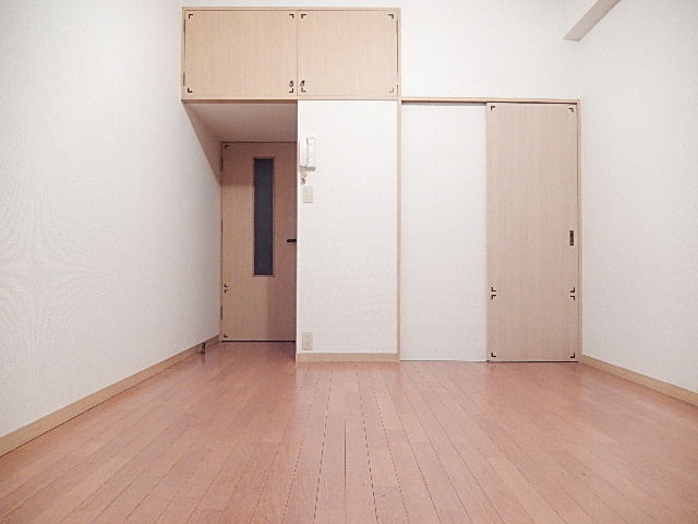 エステートモア高宮エストの居間写真